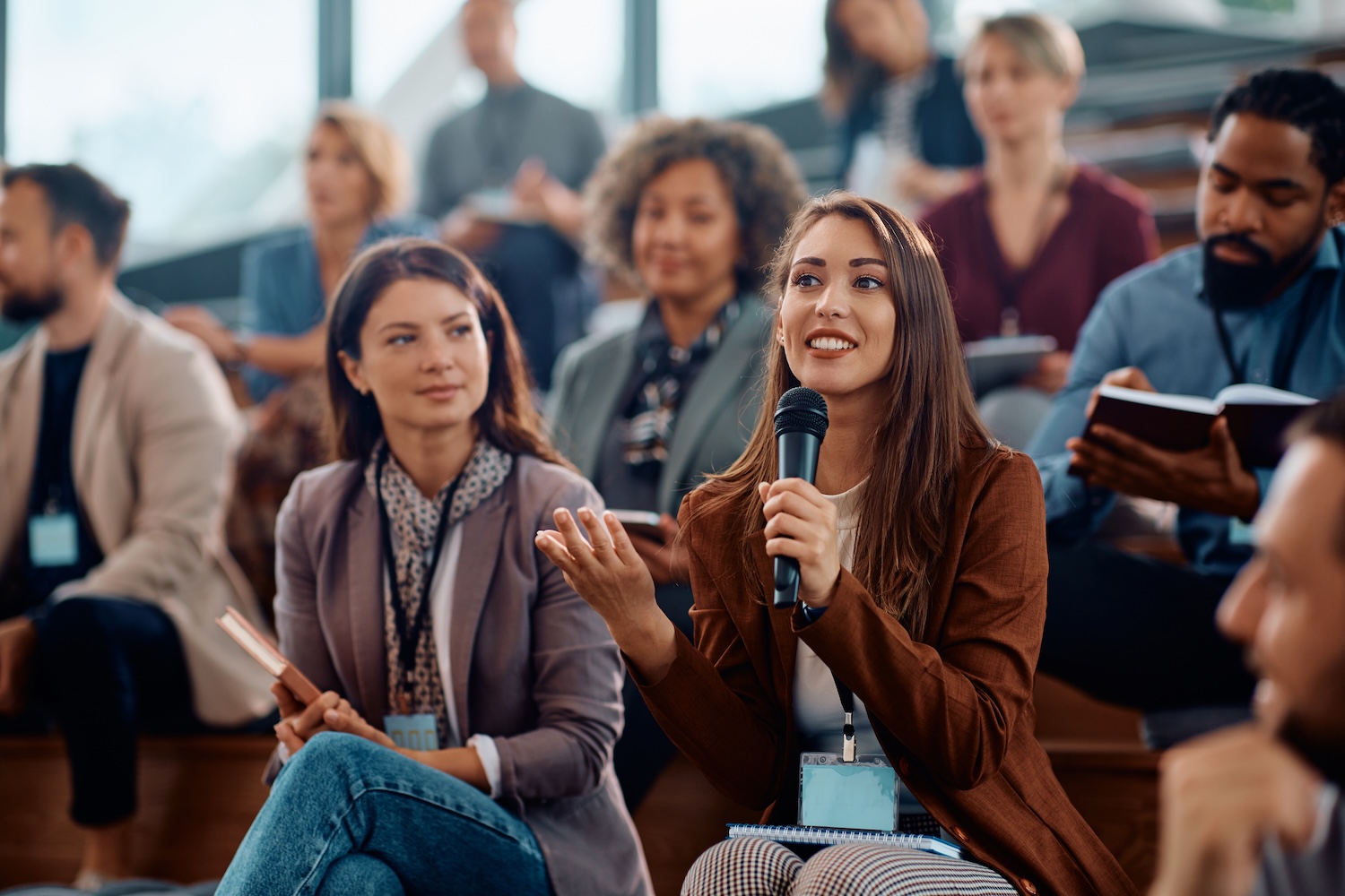 Checkliste: Veranstaltungstechnik für Konferenzen mit 50, 100, 300 oder 500 Personen